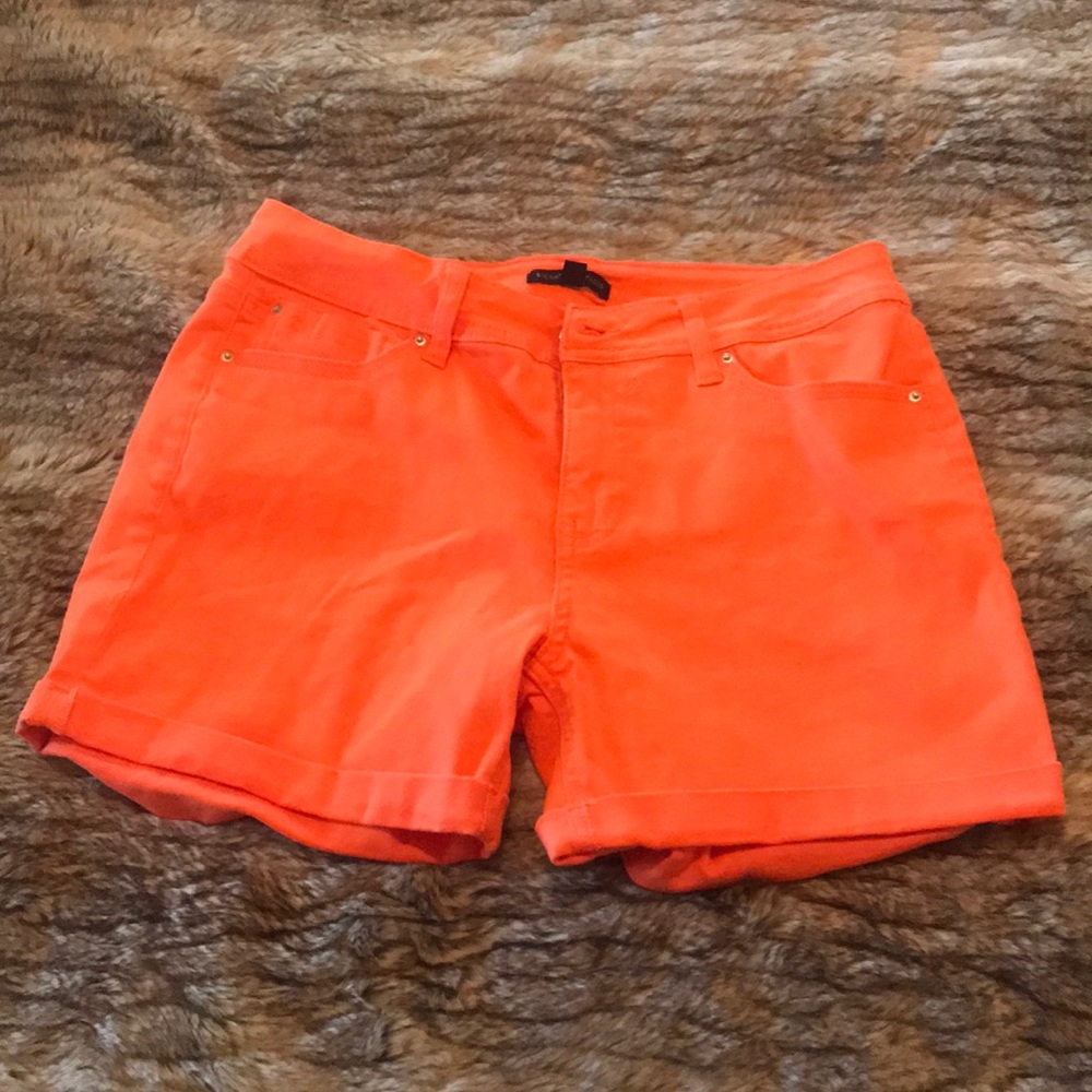 Orange summer shorts!